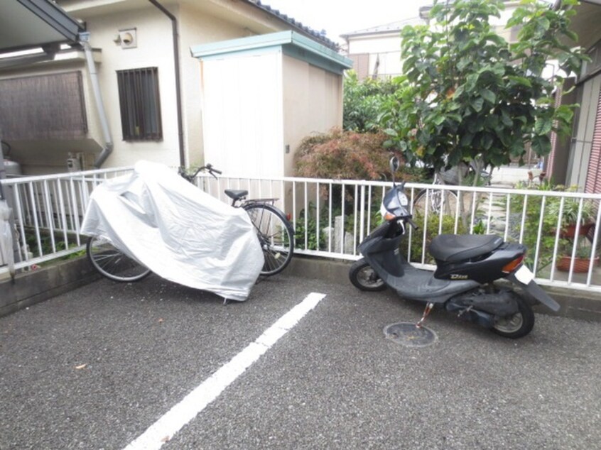 バイク置き場 クレール