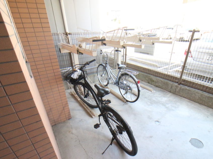 駐輪場 サンライズ・ロイヤル湘南