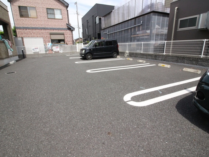 駐車場 なかよし