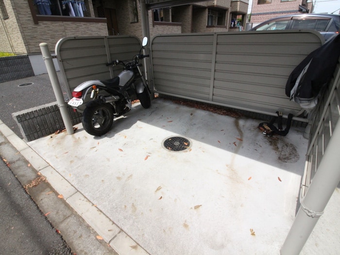 駐輪場 なかよし