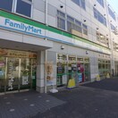 ファミリーマート西武東長崎駅前店(コンビニ)まで395m マイファリエ南長崎（407）