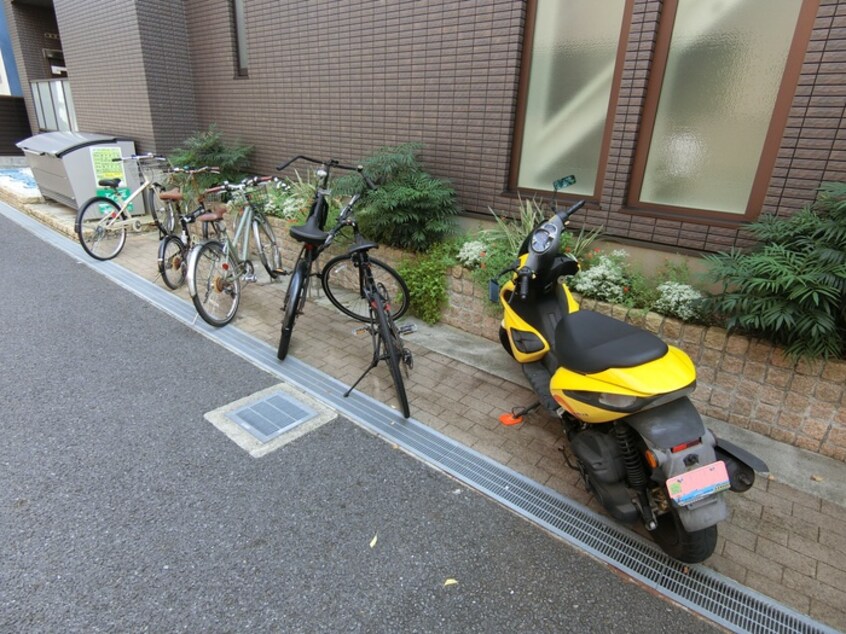 駐輪場 アパルトマン御成町