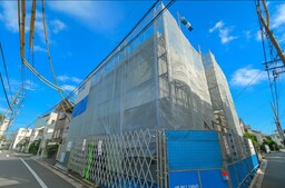 建築中