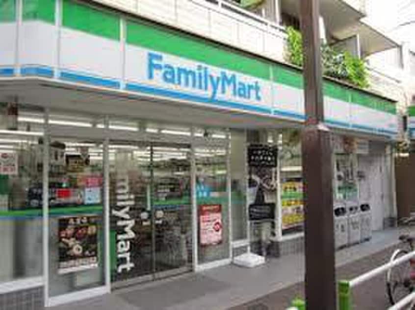 ファミリーマート(コンビニ)まで292m ルミエ－ル蓮根