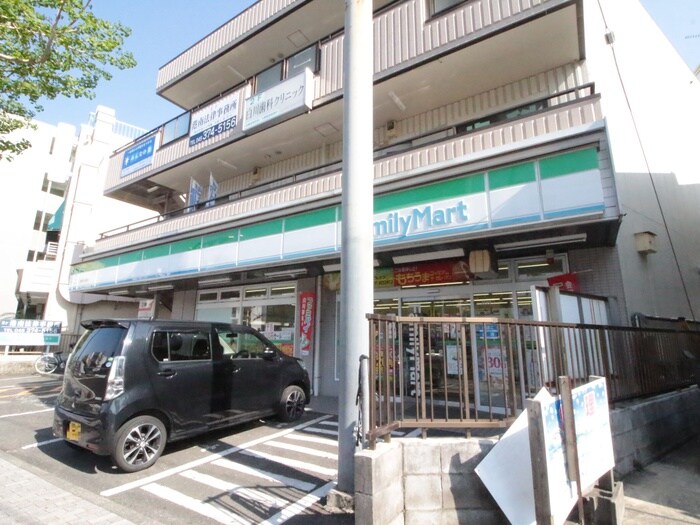 ファミリーマート 港南中央通店(コンビニ)まで650m メンバーズルーム横浜