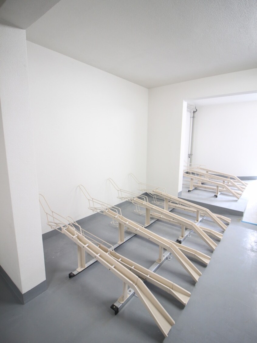 駐輪場 ラクラス旗の台