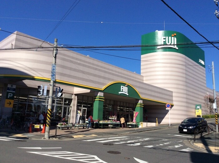 SUPER MARKET FUJI(スーパーマーケットフジ)(スーパー)まで443m フィール野川