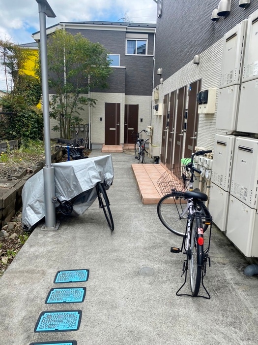 バイク置き場 ＡＤＥＡＭ井の頭