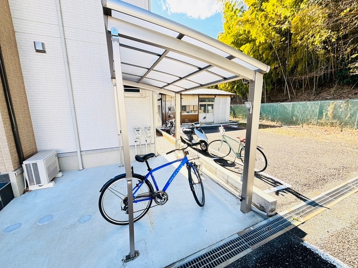 駐輪場 レバント