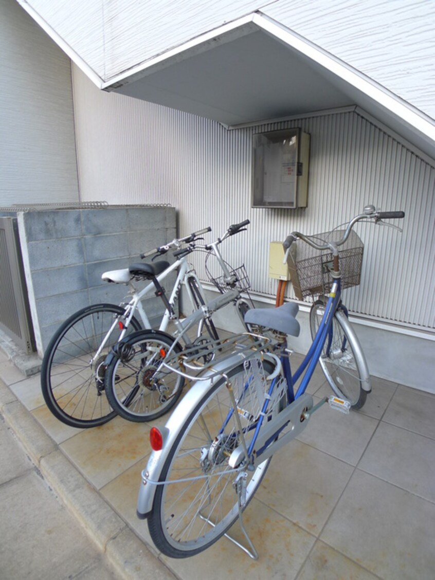 駐輪場 フローラ千葉