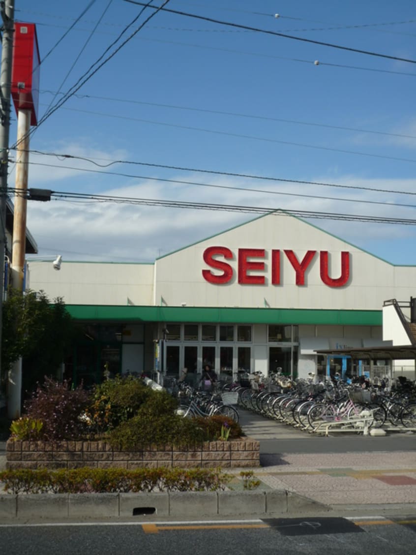 西友(スーパー)まで586m カーザさくら