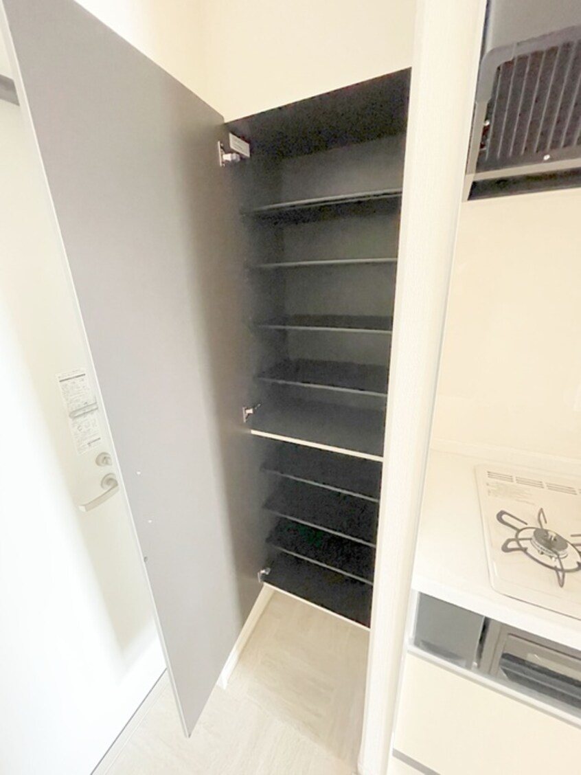 靴箱 FLORENTINE FLOAT