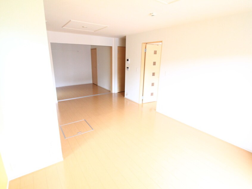 居室 TINGARA