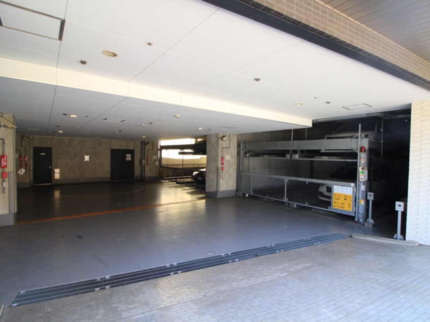 駐車場 プレディアスタイル横濱沢渡