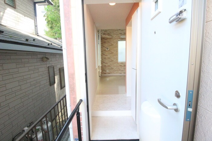 玄関 ユナイトシュロスサワ