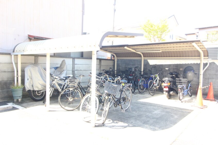 駐輪場 ミルヴェール