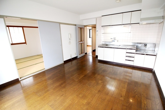 居室 アバンティイスズ