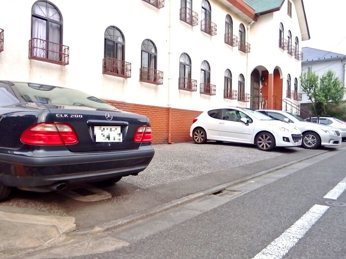 駐車場 ポワミエル