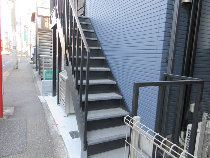 エントランス部分 ﾎﾟﾝﾃﾞﾛｯｻ綱島西