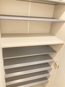 靴箱 シャトーニイクラ