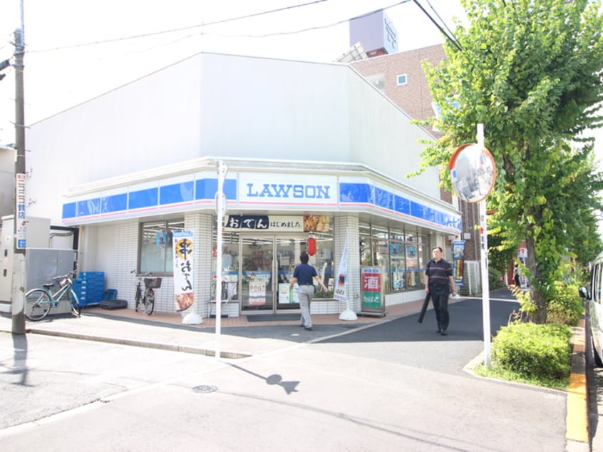 物件(コンビニ)まで200m プラカーサ