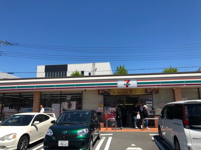 セブン-イレブン 横須賀三春公園前店(コンビニ)まで190m ベイルーム県立大学２