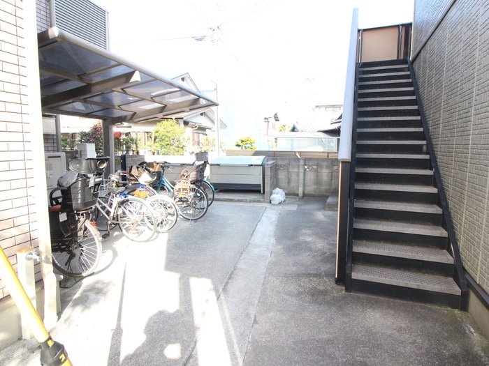 駐輪場 メゾンサンク