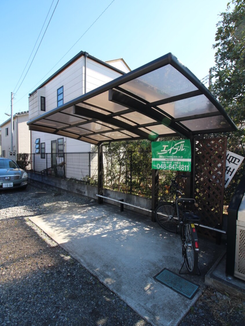駐輪場 メゾン万年青