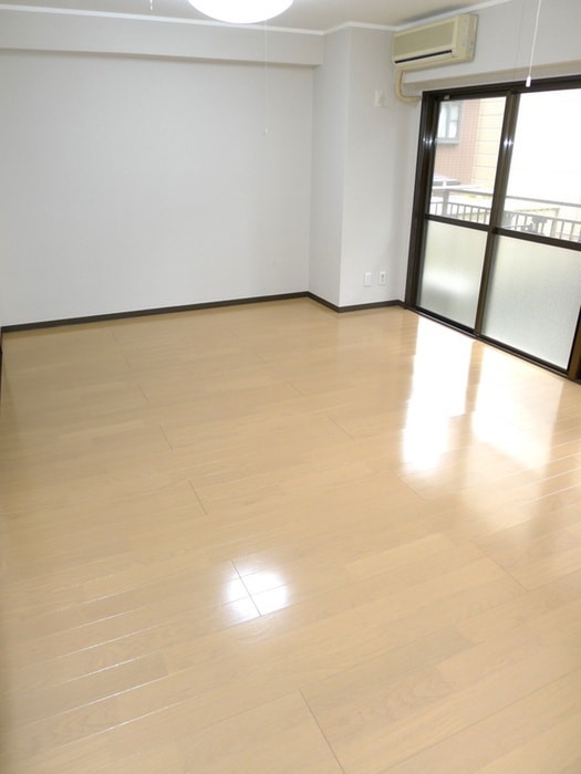 室内からの展望 市両マンション