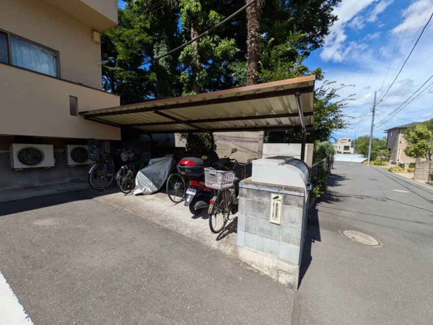 駐輪場 ハイツ夏栄