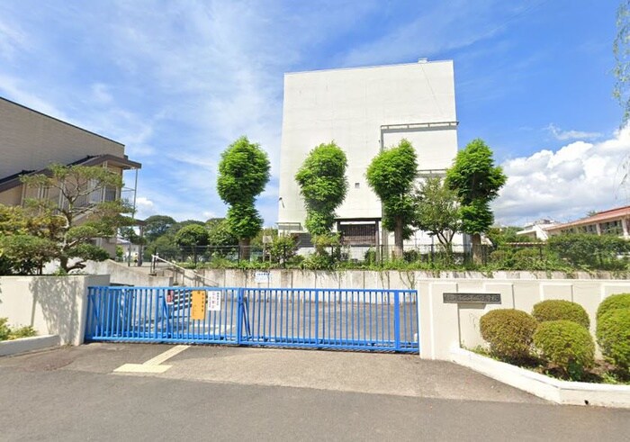 秦野市立末広小学校(小学校)まで1041m アズーリ