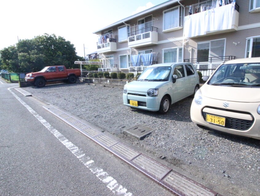 駐車場 クロ－カス稲城