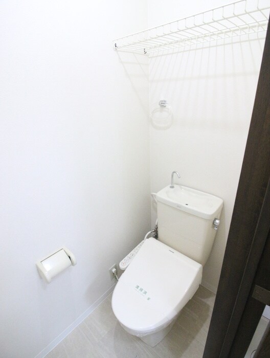 トイレ クロ－カス稲城
