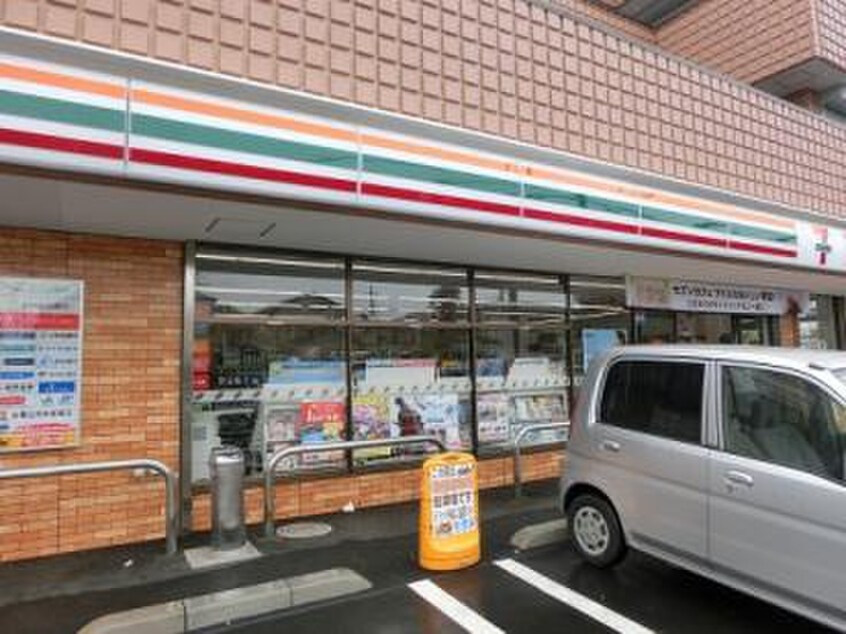 セブンイレブン鶴瀬駅東口店(コンビニ)まで132m エスペランサ