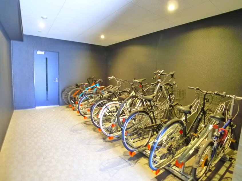 駐輪場 BLUE　ROOM