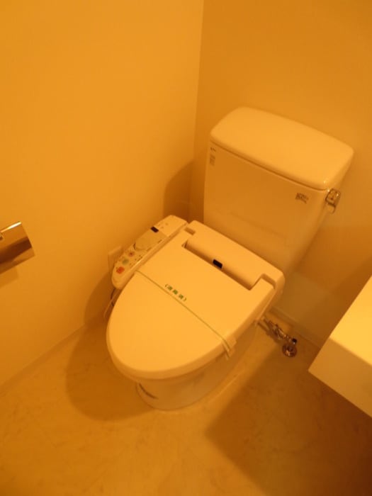 トイレ ハ－モニ－コ－ト西鶴間