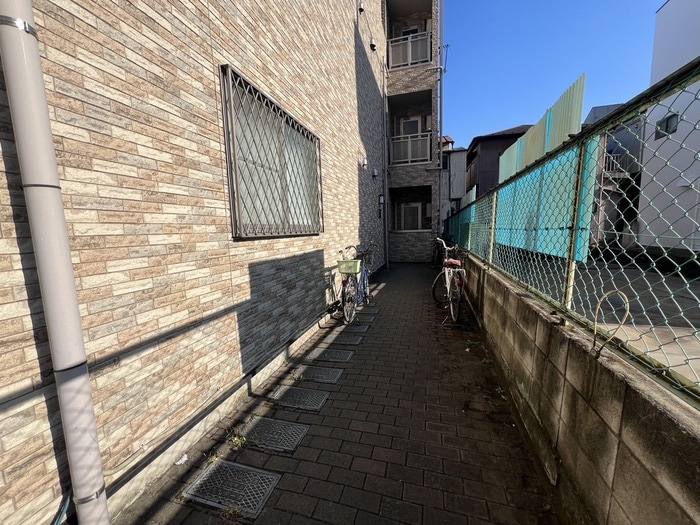 エントランス部分 ｱﾝﾌﾟﾙ-ﾙﾌｪ-ﾙｲﾙ･ｳﾞｨﾗ-ｼﾞｭ