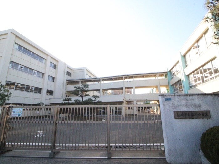 香川小学校(小学校)まで573m ヴァンベール湘南
