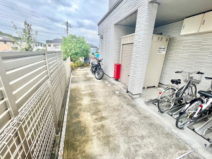 バイク置き場 セントラルシャイン