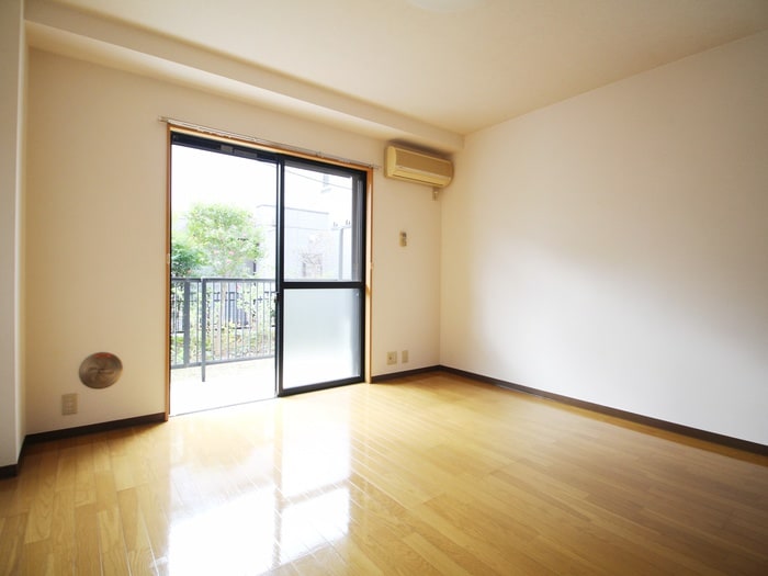 居室 サンホワイトカメリア