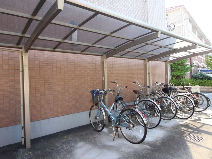 駐輪場 コンフォ－レ日吉Ｖ