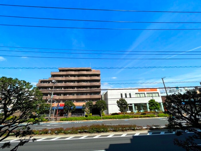 室内からの展望 関寅ビル