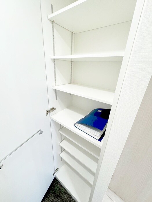 靴箱 レオーネ志村坂上