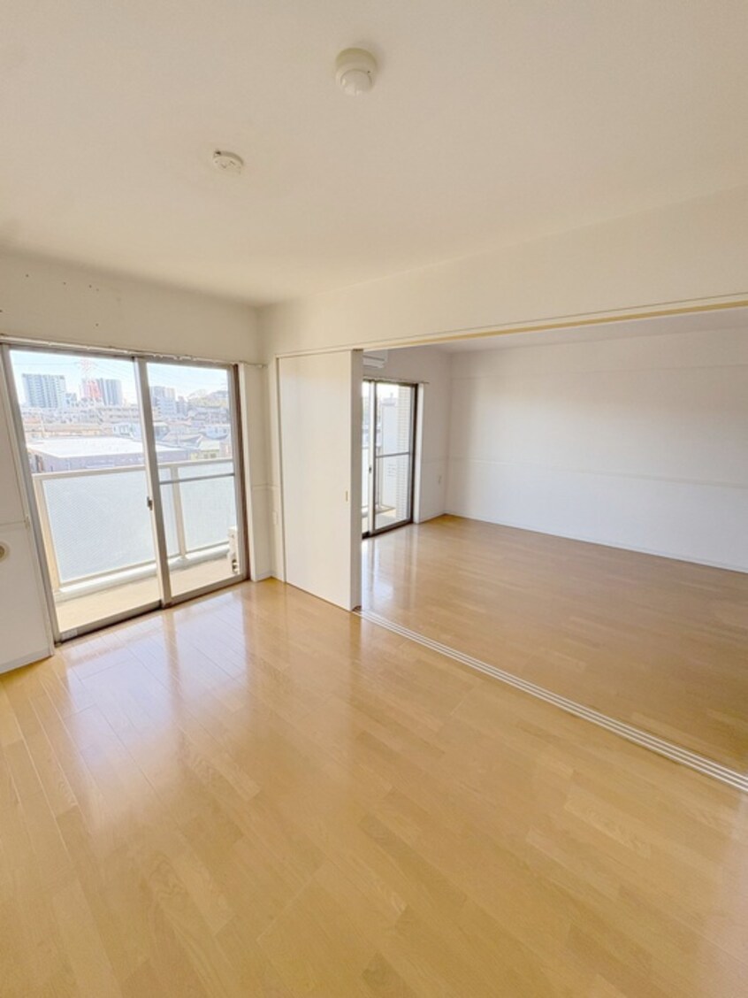 居室 アム－ル参番館