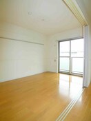 居室 アム－ル参番館