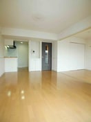 居室 アム－ル参番館