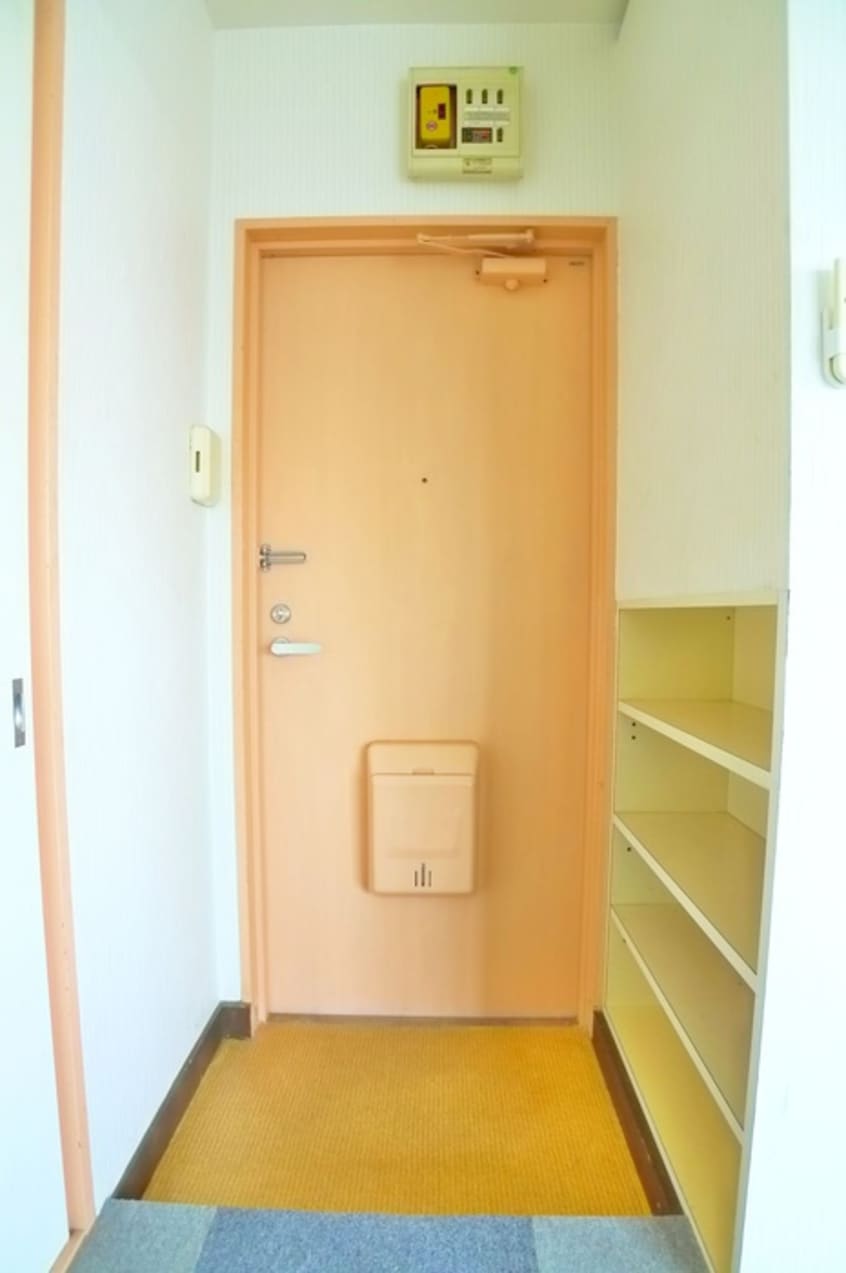 玄関 協栄ビル
