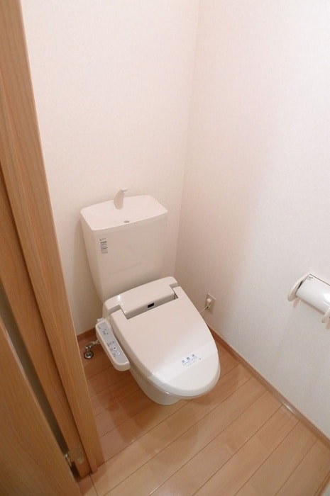 トイレ プラバーハイツ