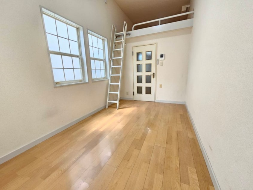 居室 メゾンソレイユ井草