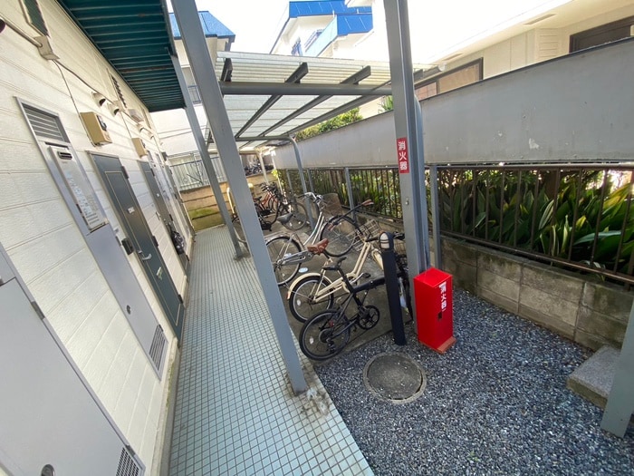 駐輪場 メゾンソレイユ井草